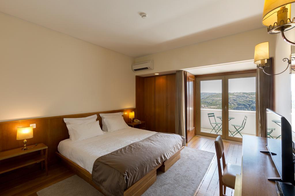 Hotel Parador Santa Catarina Miranda do Douro Exteriör bild
